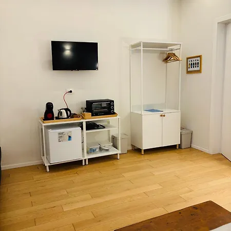 アパート Room24 R バーリ